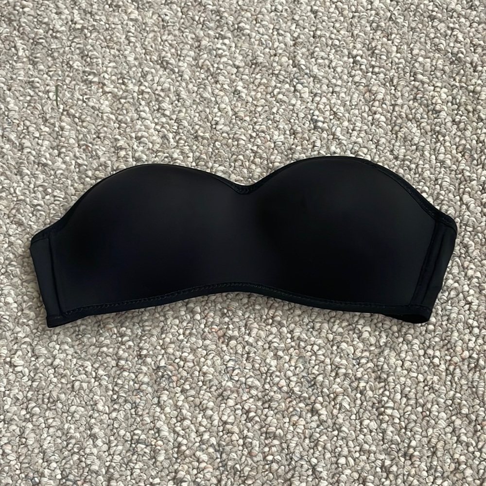 Black Strapless Bra